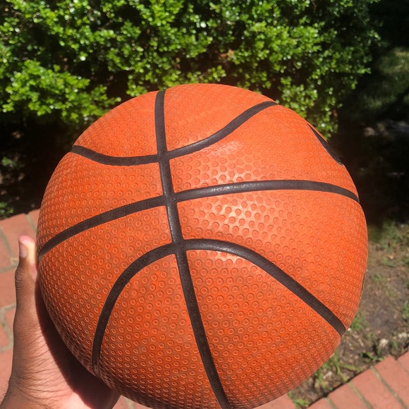 Oak Hill Academy Basketball - Picture 2 of 3